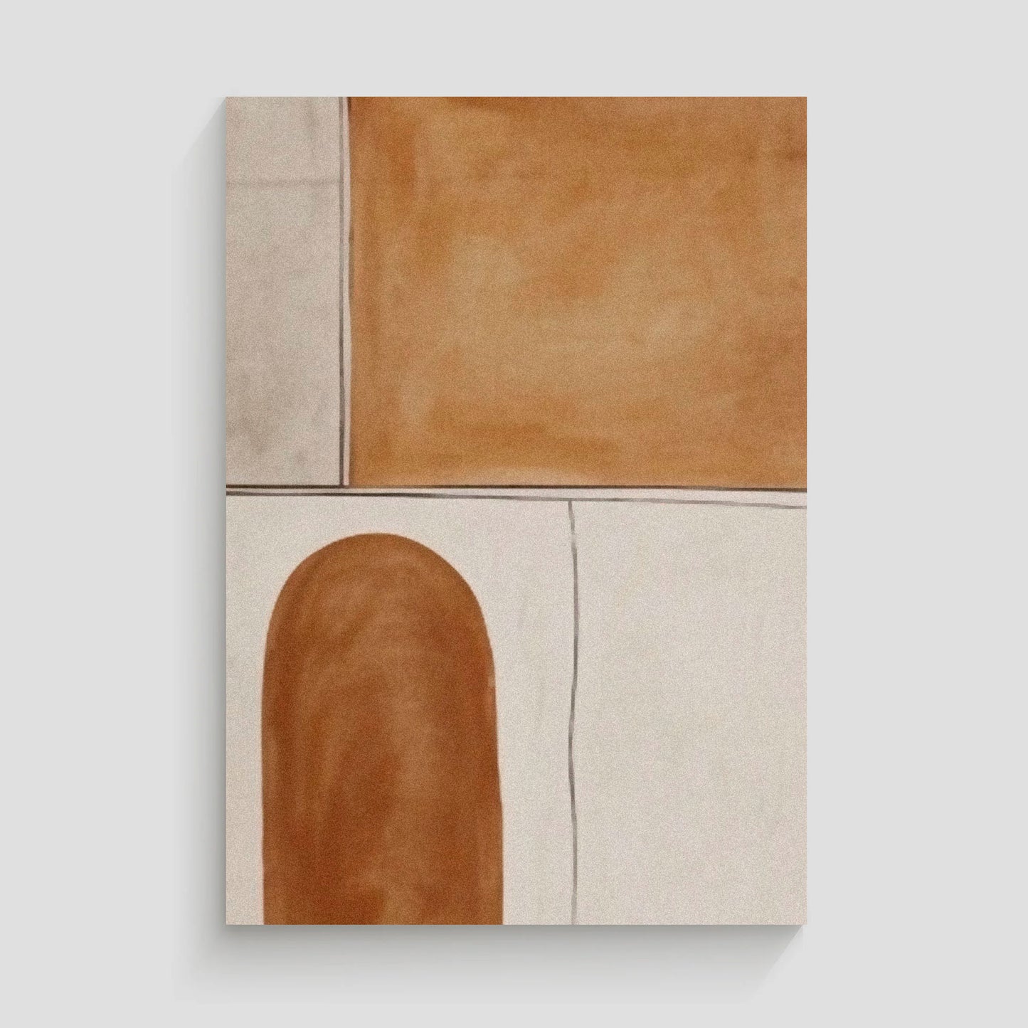 Obra de arte abstracto con una forma arqueada en color marrón sobre un fondo beige claro.