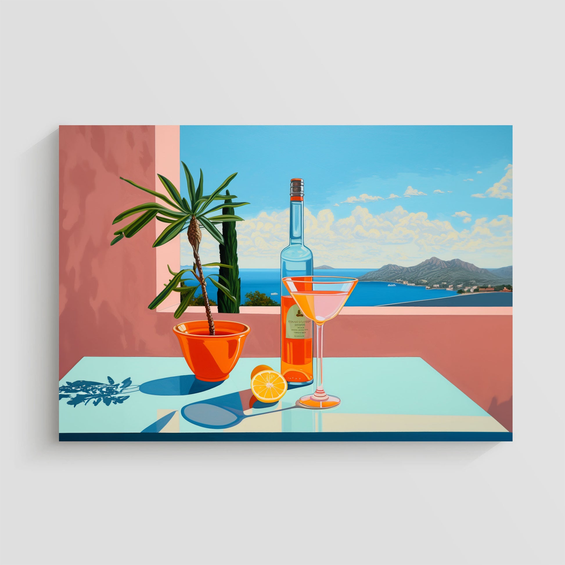 Ilustración de una escena veraniega con un cóctel en una copa martini, una botella de licor, una rodaja de limón y una planta en maceta, con vista al mar y las montañas.