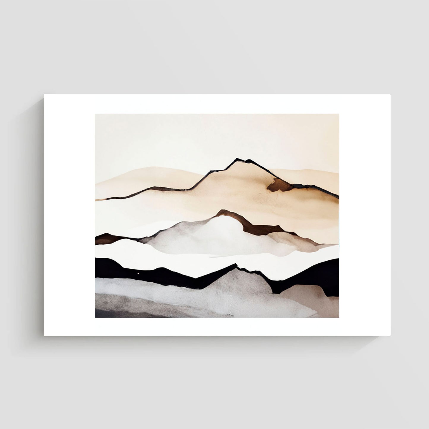 Imagen minimalista de un paisaje de montañas con tonos marrones y negros en un fondo blanco, mostrando líneas simples y elegantes para representar la silueta de las montañas.