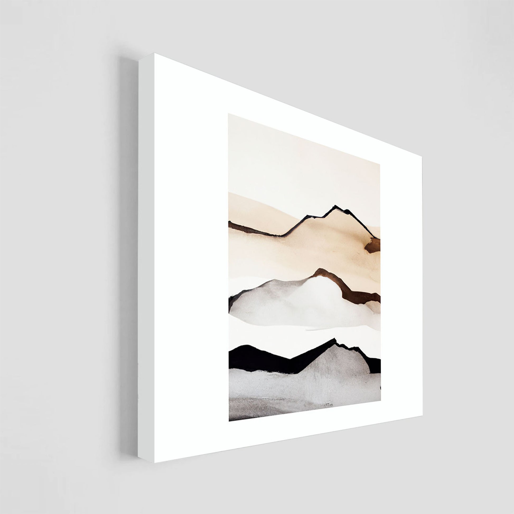 Imagen minimalista de un paisaje de montañas con tonos marrones y negros en un fondo blanco, mostrando líneas simples y elegantes para representar la silueta de las montañas.