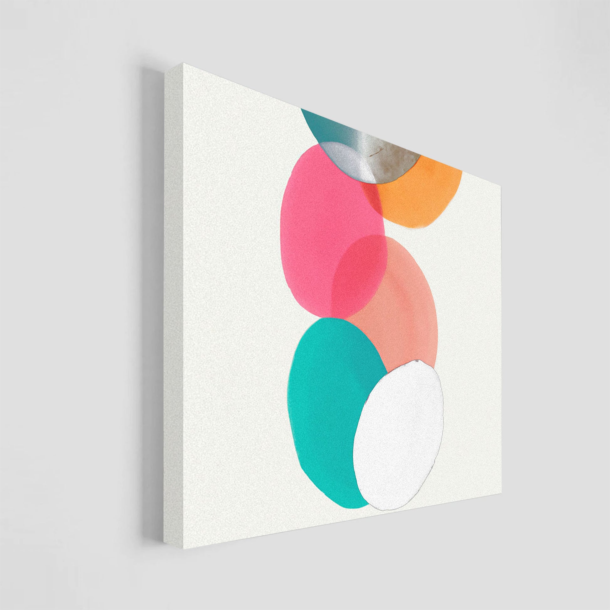 Imagen abstracta con formas circulares de colores brillantes como turquesa, amarillo, rosa y rojo, superpuestas en un diseño minimalista sobre un fondo blanco. Ideal para decoración moderna y colorida en espacios interiores.